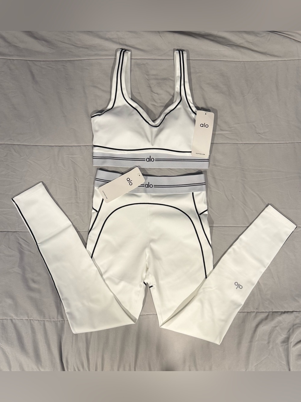 ALO Yoga White Sports Bra and High-Waist Leggings Set with Black Piping
